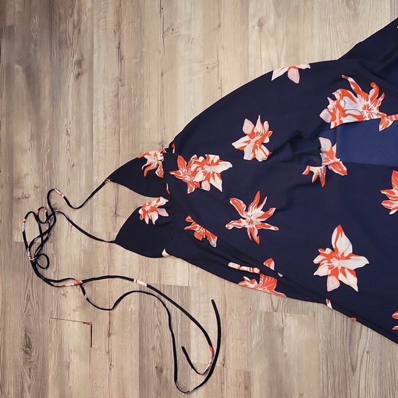 Simplee l Dress l brand: Simplee l navy l floral l Size XS l red blue floral - Picture 2 of 9